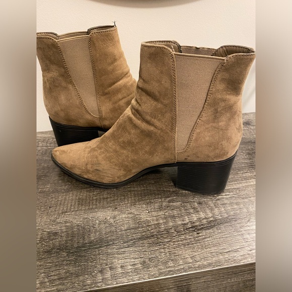 Suede heel boots - Picture 3 of 4